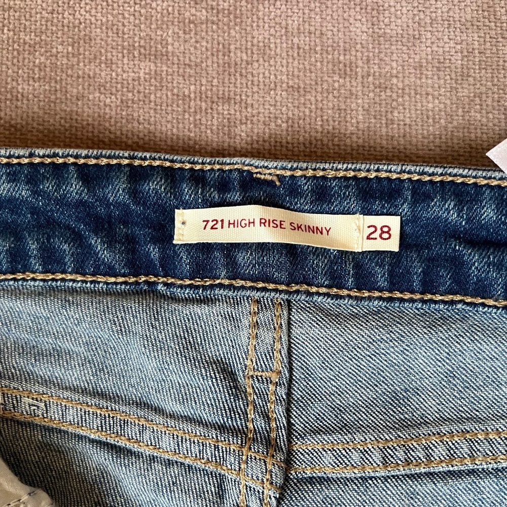 Levi's 721 High Rise Skinny - Picture 5 of 8